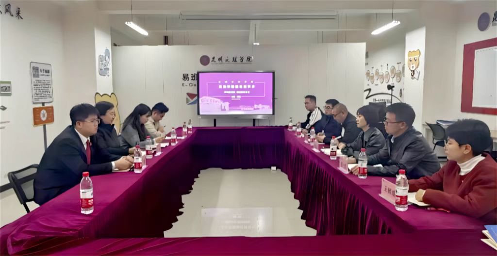 嵩明县法院到访，共商法治教育，共建平安校园