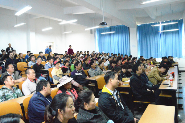 珍惜生命 远离火灾——方学清教官在我校开展消防知识普及专题讲座